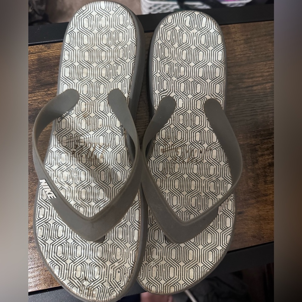 Nike flip flops